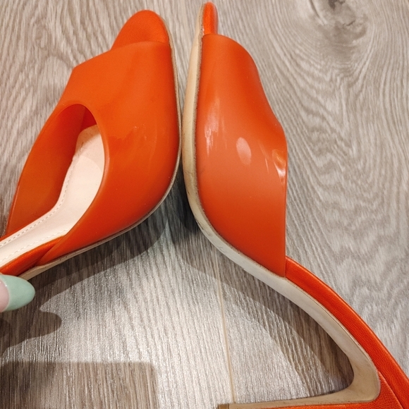 Trendy BCBG MAXAZRIA Jelly Mules - Picture 8 of 8